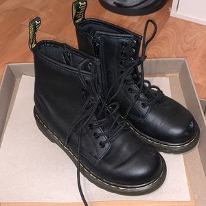 Kids doc martens